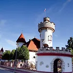 Rum i privatbostad Zamek Pod Brzozami, Wynajem Pokoi *